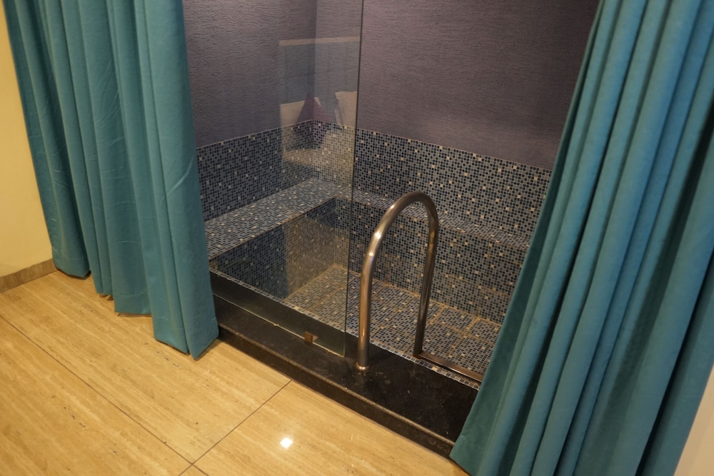 Premier Double Room, Pool View