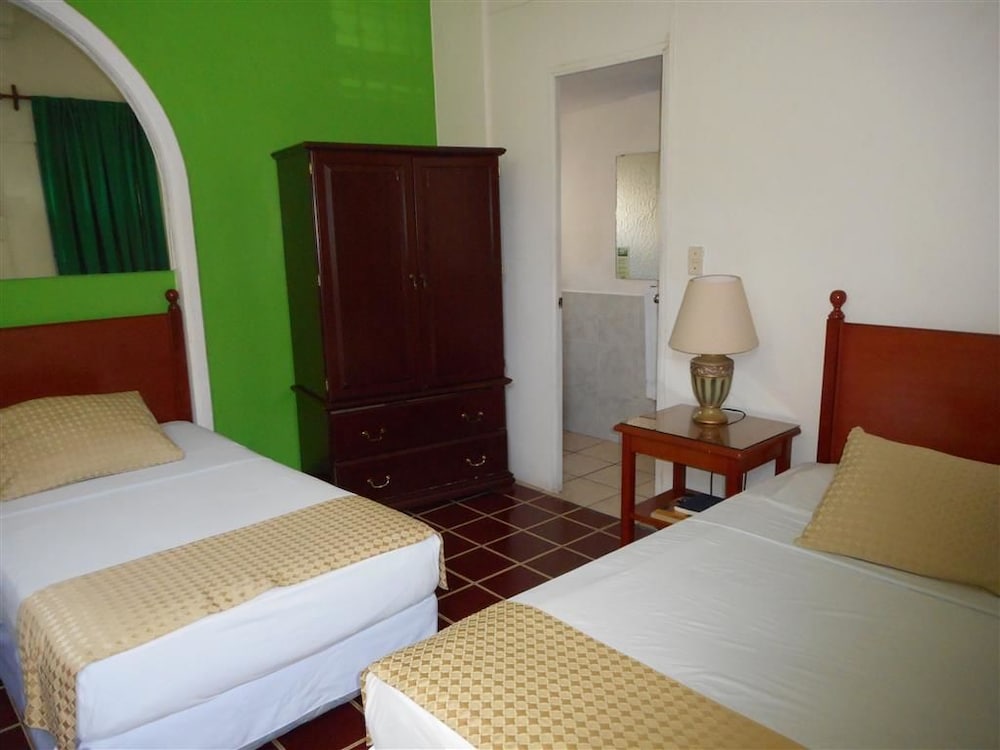 Family Room, Multiple Beds, Non Smoking