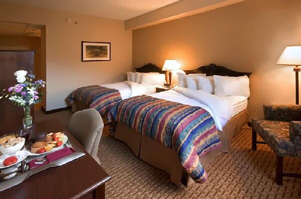 Standard Double Room, 2 Queen Beds - Photo 1