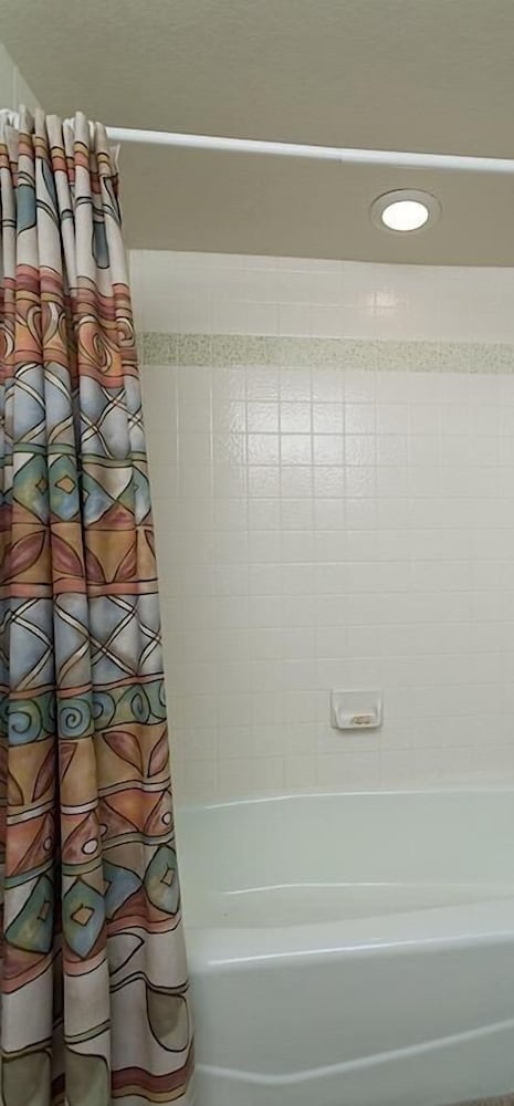 Condo, 2 Bedrooms photo 3