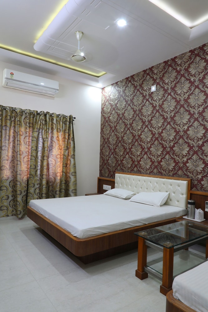 Superior Triple Room photo 3