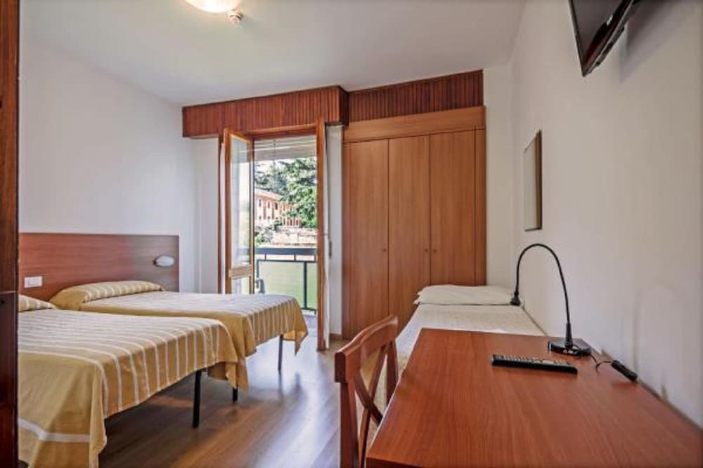 Basic Triple Room