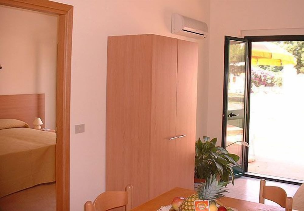 Family Apartment, 1 Bedroom, Non Smoking, Kitchenette photo 2
