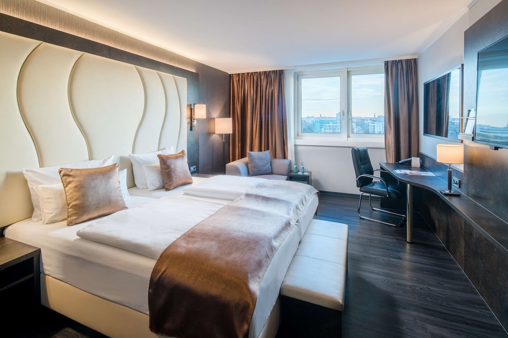Comfort Room, 1 King Bed (Quiet Location)