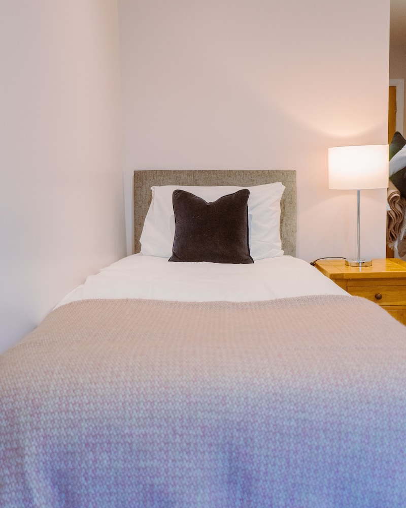 Single Room, Ensuite photo 3