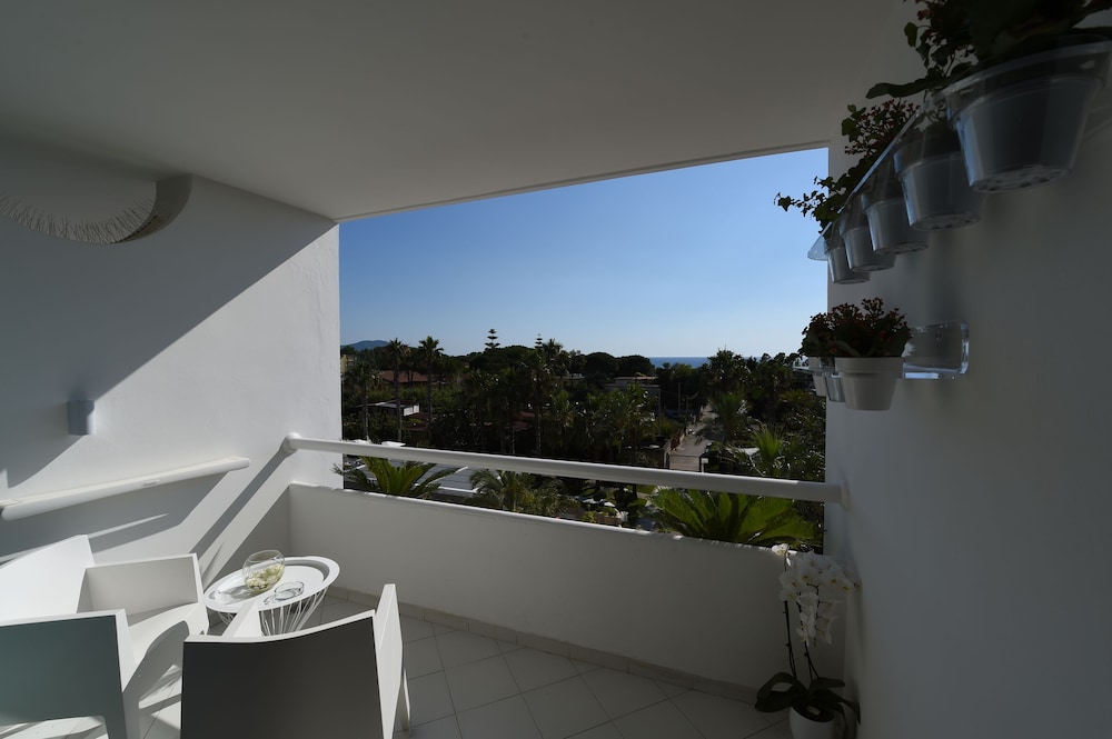 Double or Twin Room, Balcony (Elegance) - Photo 4