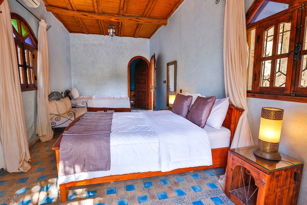 Junior Double Room, 1 Bedroom, Garden View photo 3