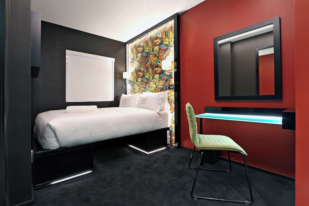 Standard Queen Room - Photo 5