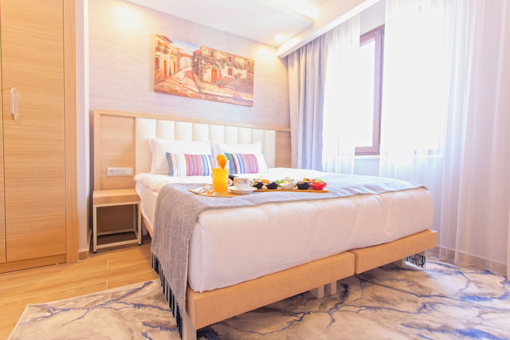 Deluxe Double or Twin Room, City View
