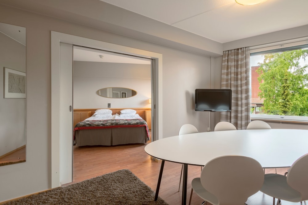 Suite, 1 King Bed