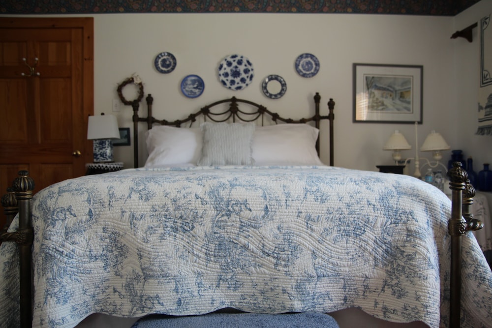 Standard Room, 1 Queen Bed With Sofa Bed, Shared Bathroom (Blue Tranquility) photo 3