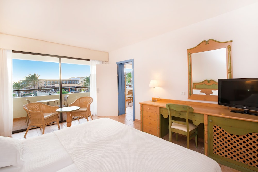 Family Room, Connecting Rooms, Sea View photo 2