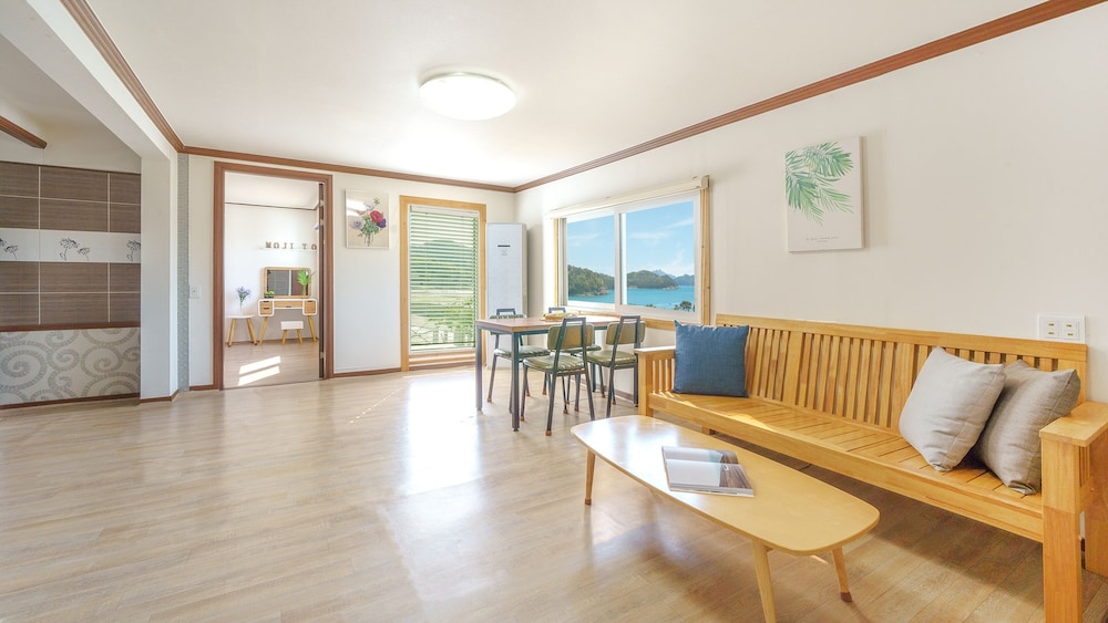 Basic Room, 1 Bedroom ([Oceanview]2) photo 1