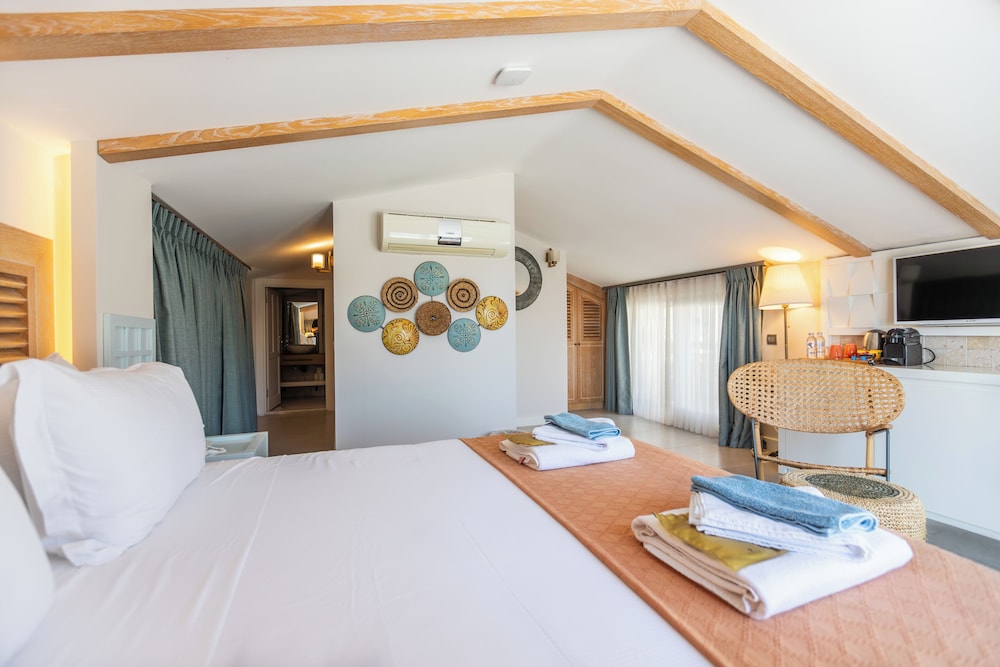 Penthouse Room, Jetted Tub, Sea View - Photo 12