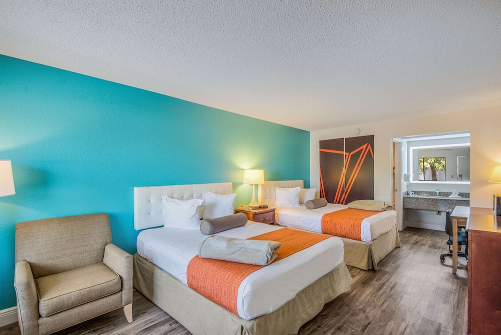 Room, 2 Queen Beds, Accessible, Non Smoking photo 1