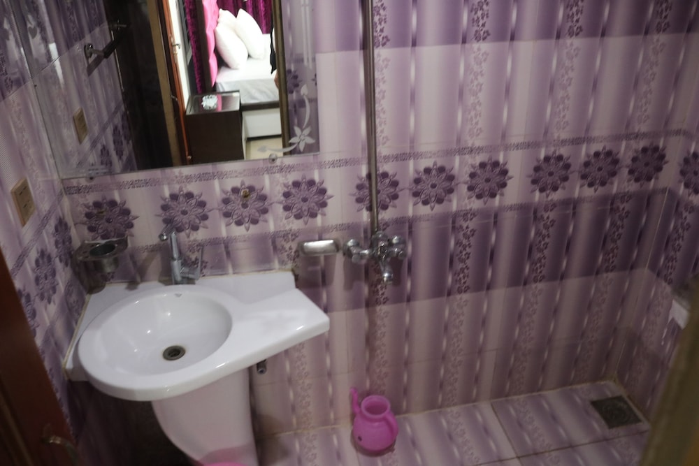 Double or Twin Room - Photo 4