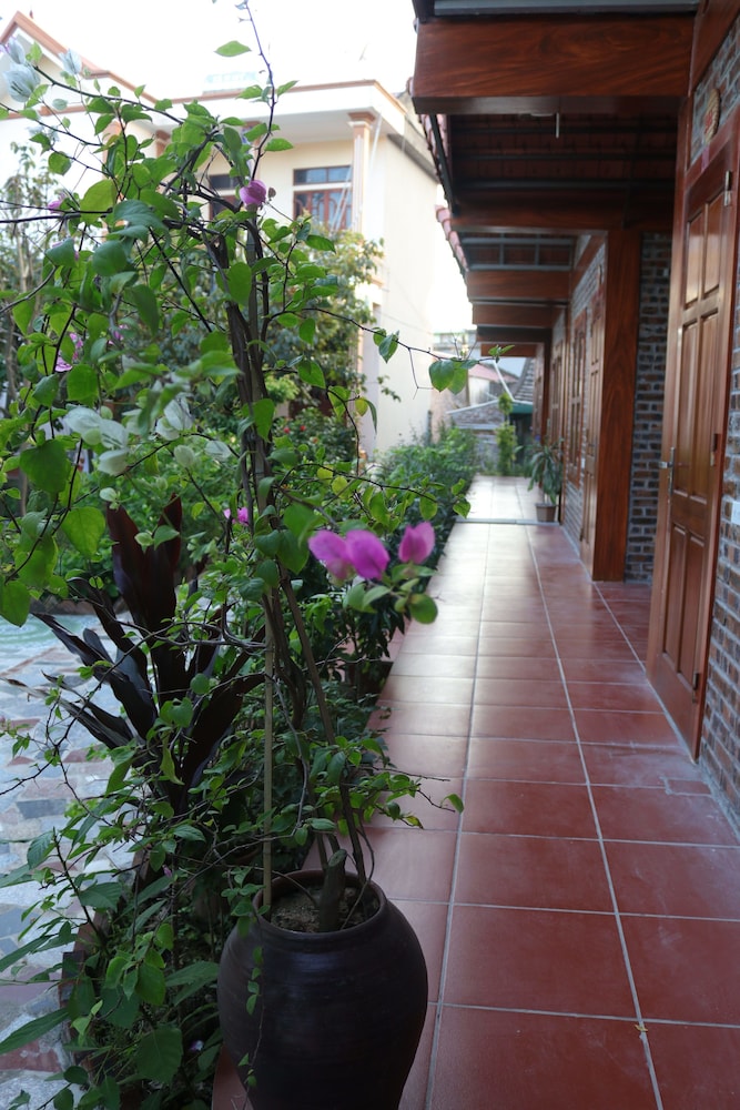 Deluxe Double Room, 1 Queen Bed, Private Bathroom, Courtyard Area photo 3