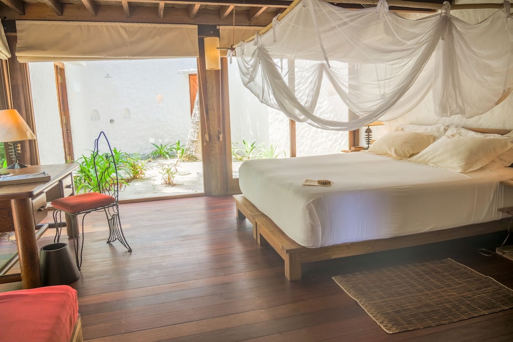 Room, 2 Bedrooms, Pool Access (crusoe)