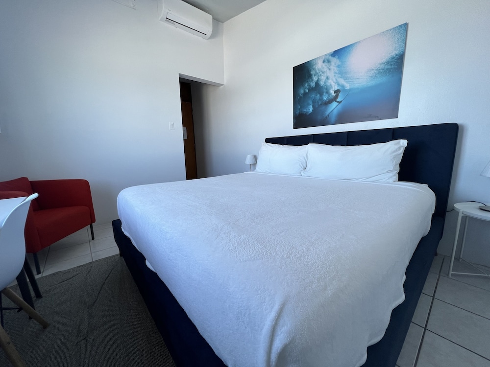 Basic Room, Beachside