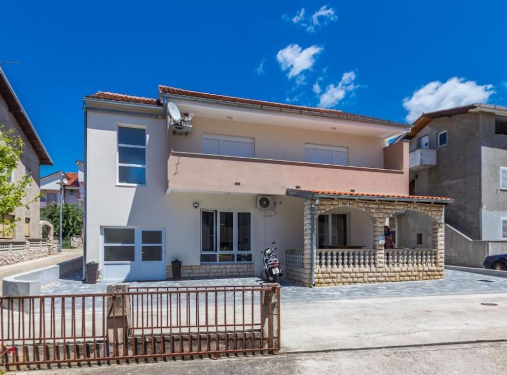 Studio (Spacious Two sis Apartments in Zadar )