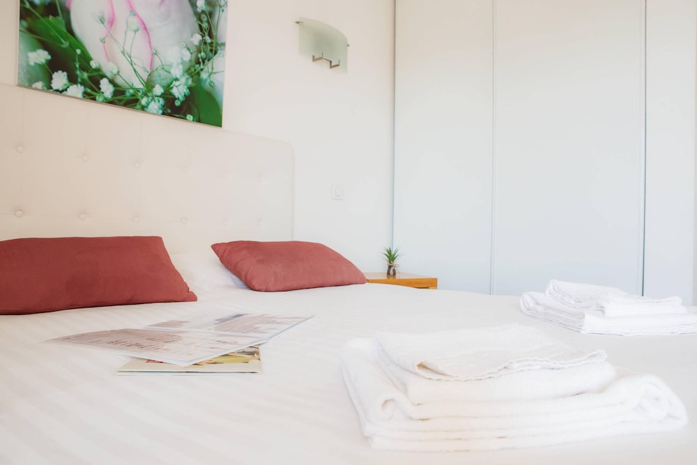 Room, 1 Queen Bed, Non Smoking (Upgrade)