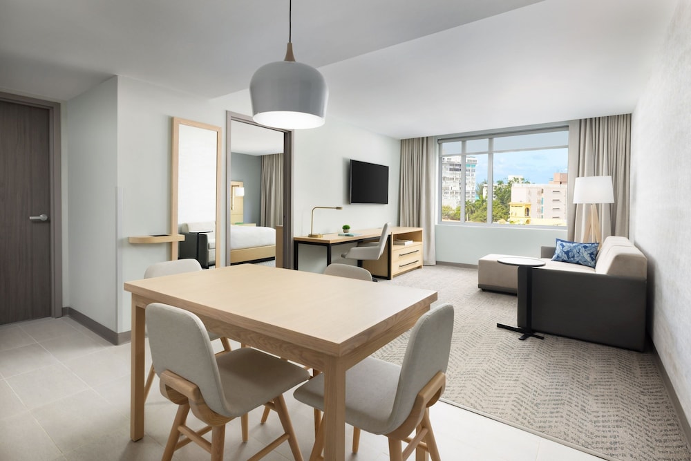 Suite, 1 Bedroom - Photo 4