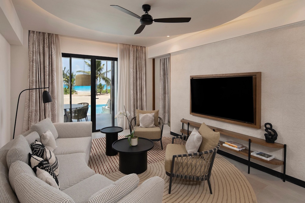 Preferred Club Master Suite Ocean Front Swimout - Photo 3