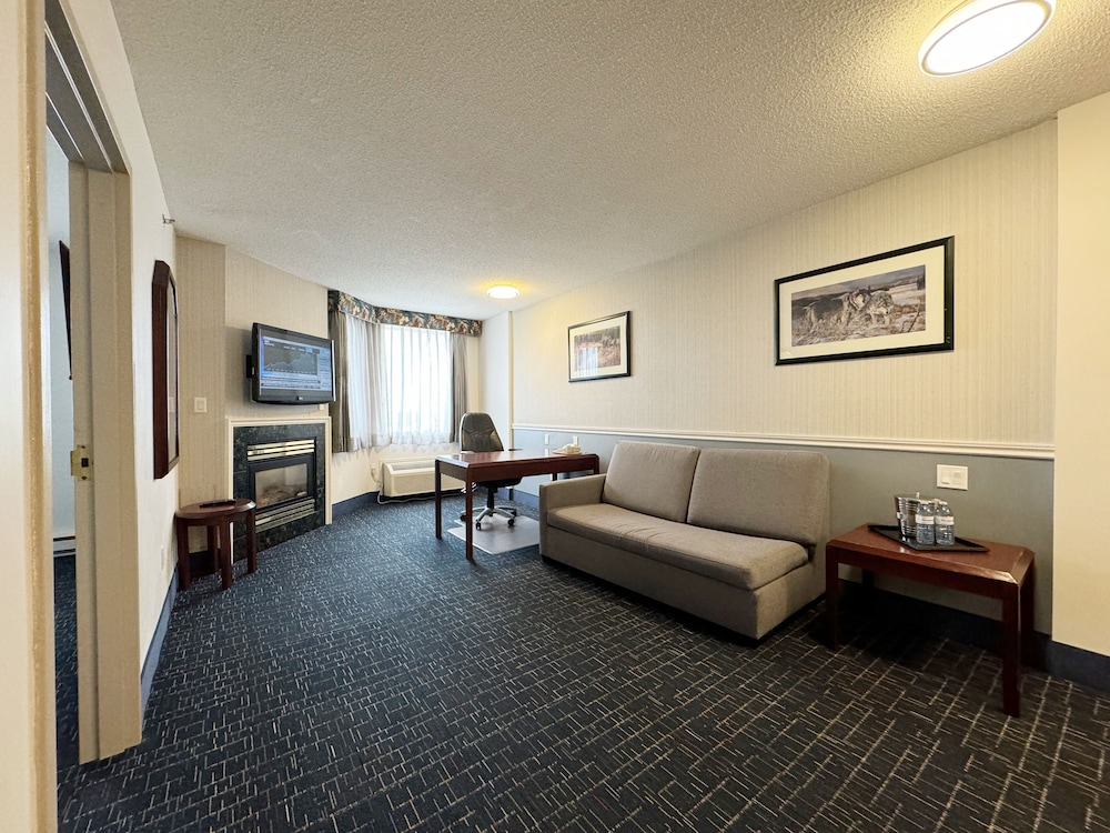 Plaza Suite, Non Smoking - Photo 7