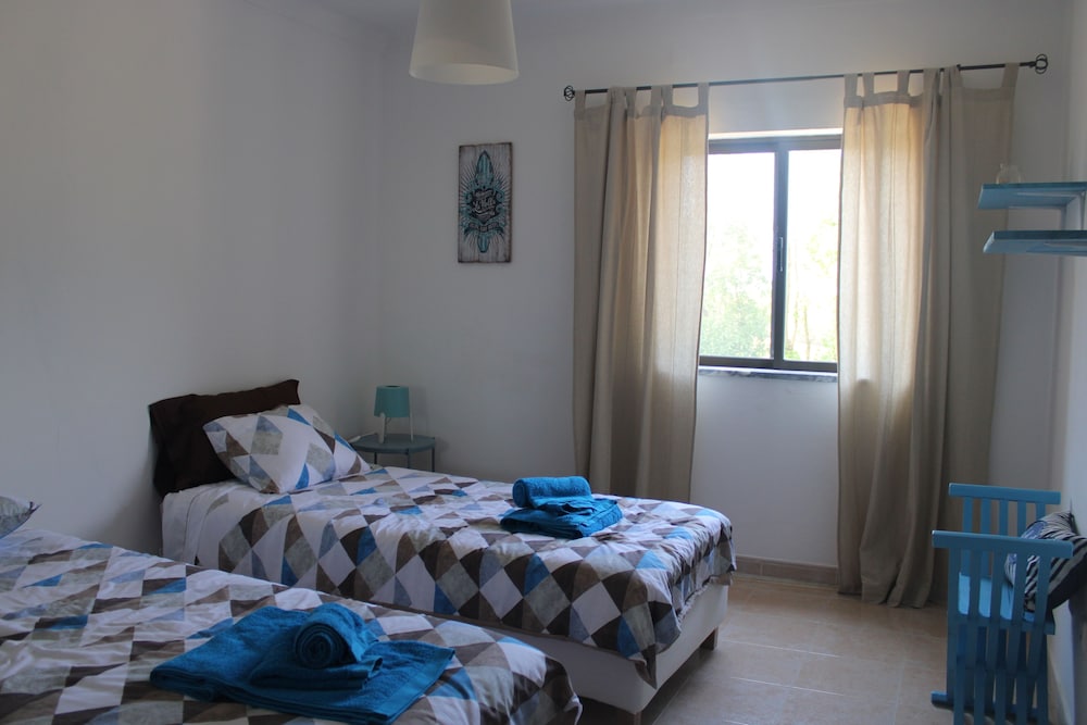 Room, 2 Twin Beds, Private Bathroom (Barriga) photo 1