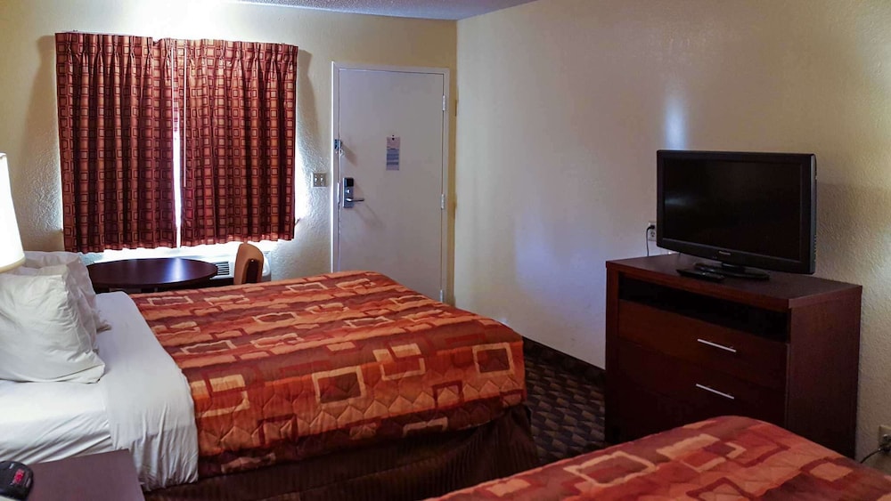 Standard Room, 2 Double Beds, Non Smoking - Photo 6