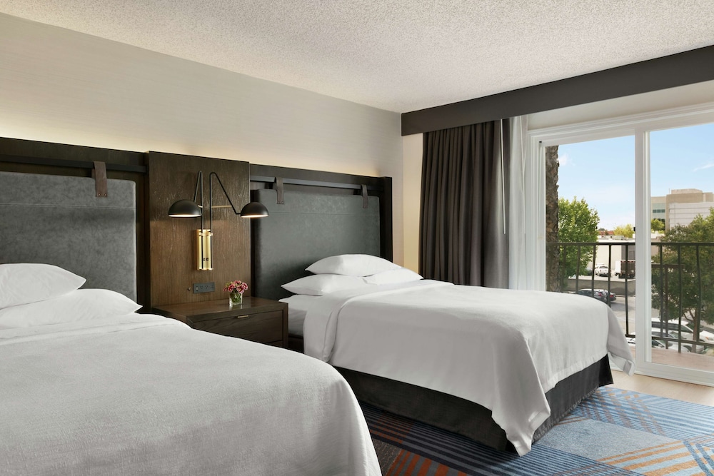 Suite, 2 Queen Beds, Accessible, Bathtub photo 1