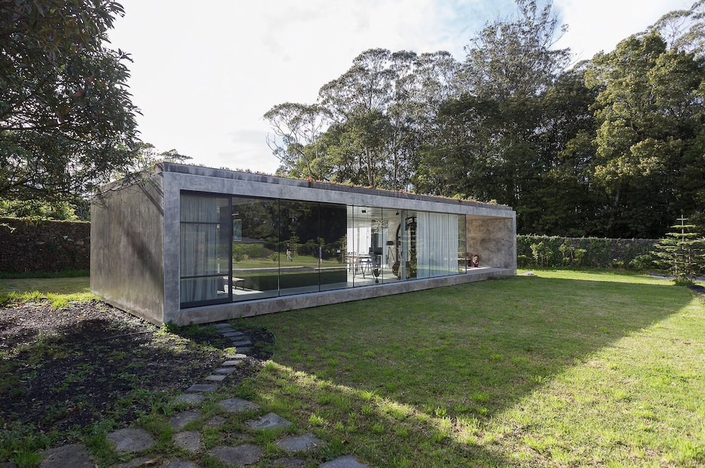 Premium Villa, 1 King Bed, Garden View photo 3