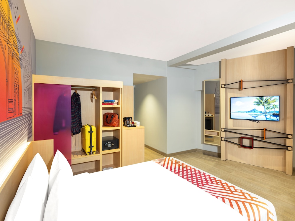Luxe Queen Room - Photo 3