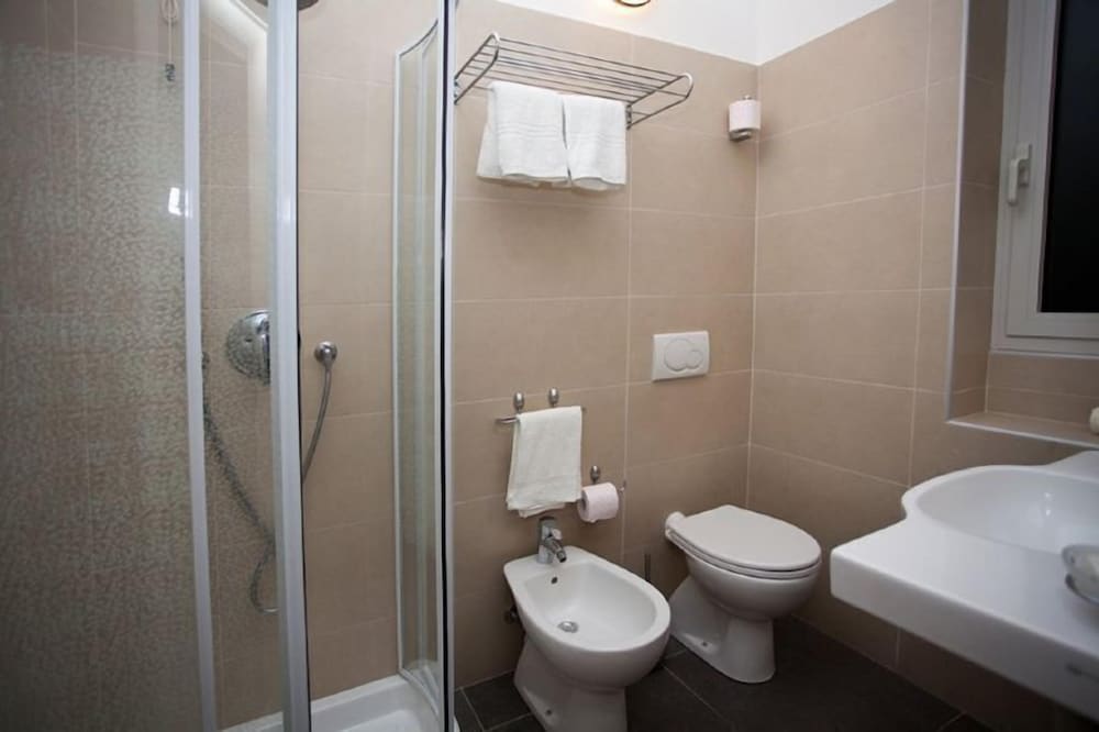 Triple Room - Photo 2