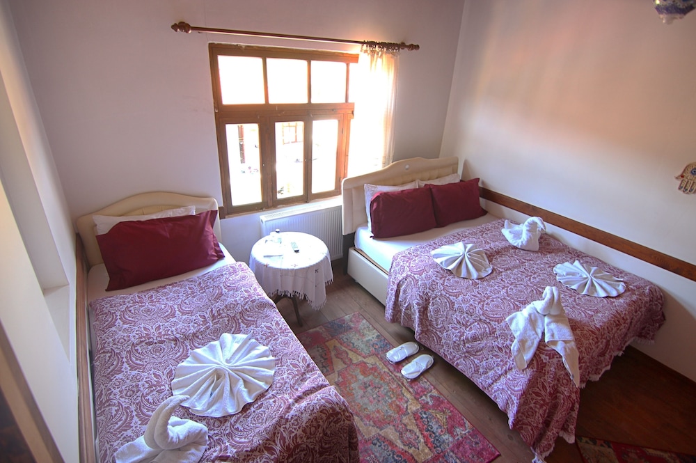Standard Room - Photo 7