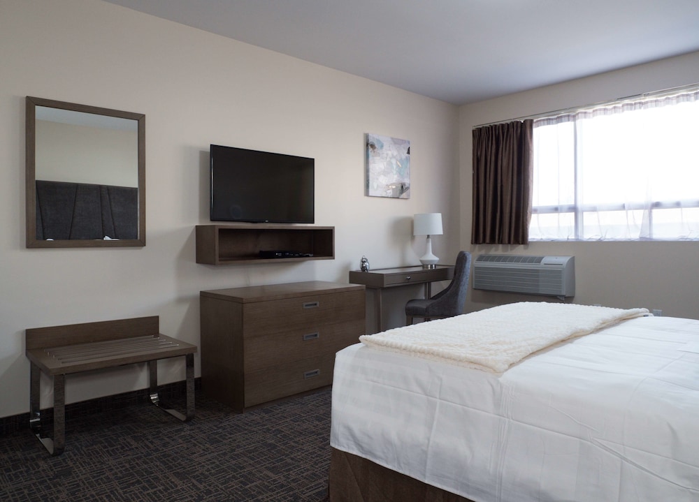 Standard Room, 1 Queen Bed, Non Smoking - Photo 1