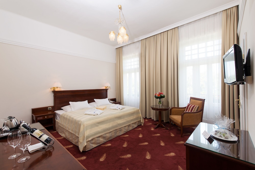 Deluxe Double Room, 1 Double Bed - Photo 4