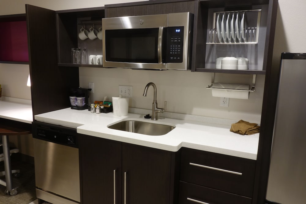 Studio, 1 King Bed, Accessible, Bathtub photo 2