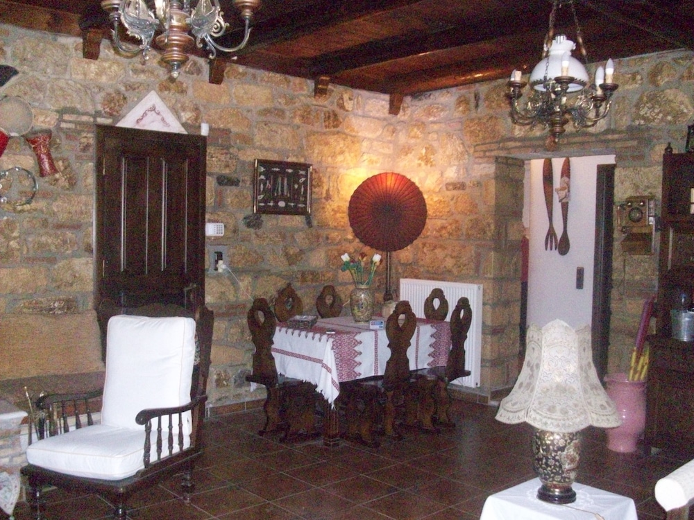 Traditional House (first floor) photo 3