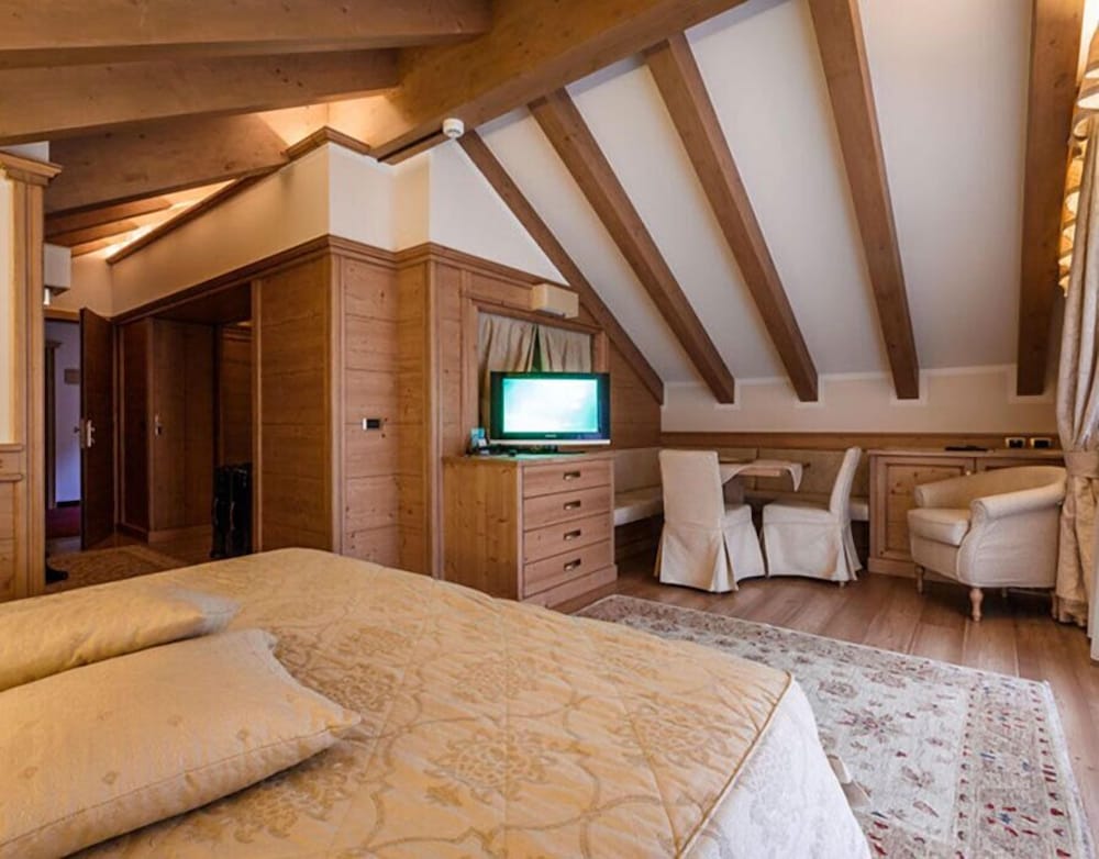 Deluxe Suite photo 3