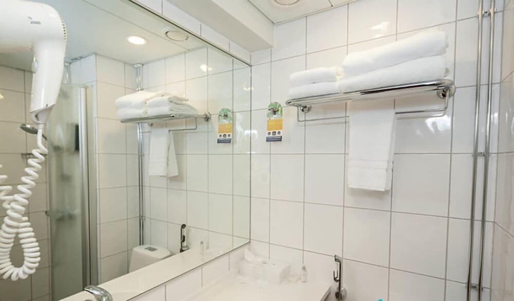 Standard Double Room - Photo 6