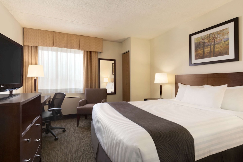 Room, 1 Queen Bed, Non Smoking - Photo 4