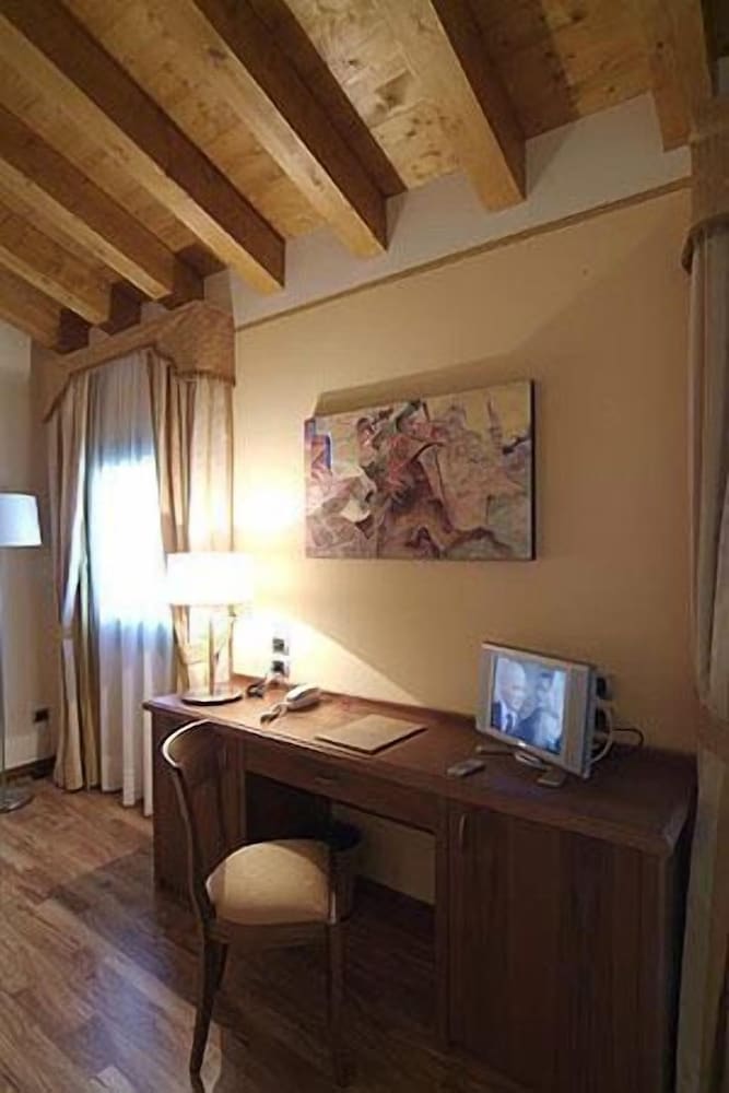 Superior Double Room, 1 Queen Bed photo 3