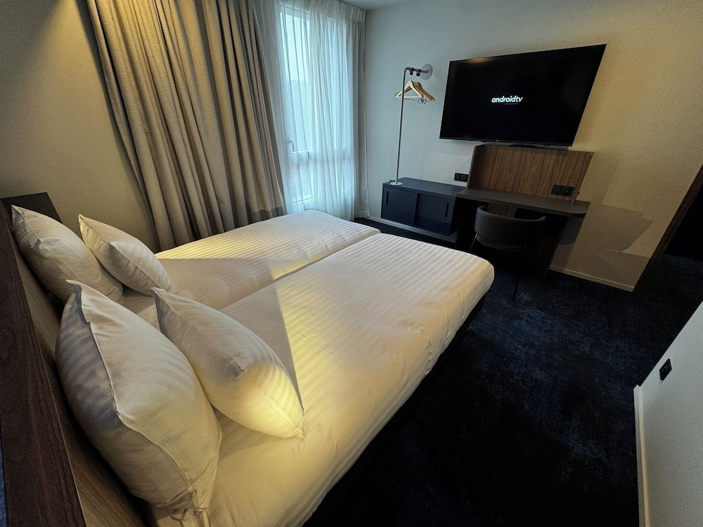 Standard Twin Room - Photo 2