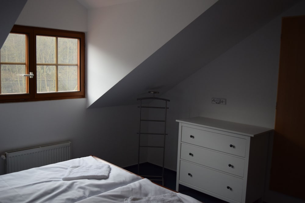 Premier Twin Room, 2 Twin Beds, Ensuite photo 2