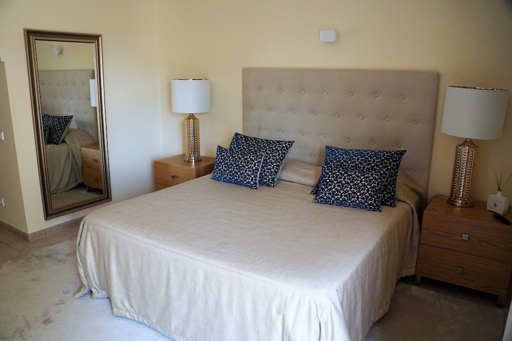 Family House, 4 Bedrooms, Accessible, Private Pool photo 1