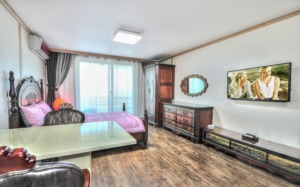 Double Room, Partial Ocean View (MAX 2 Adults) photo 1