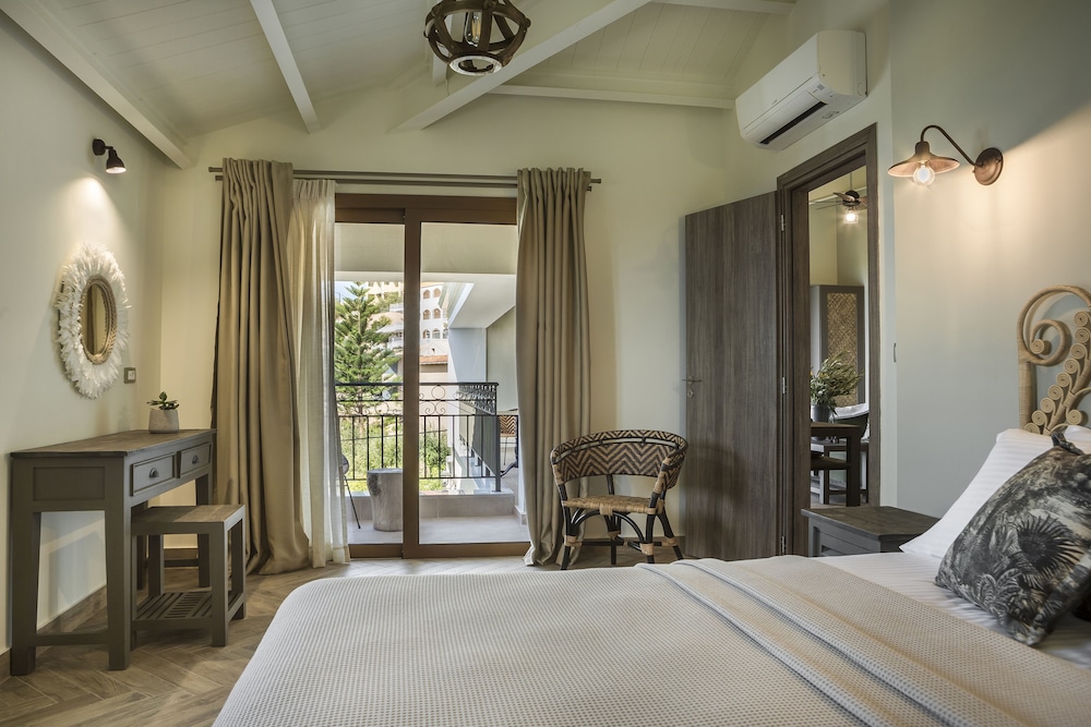 Master Suite, Sea View - Photo 8