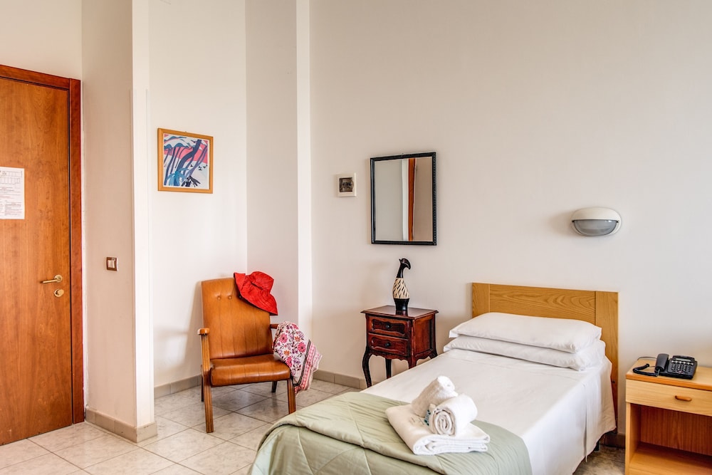 Standard Double or Twin Room, Sea View - Photo 6