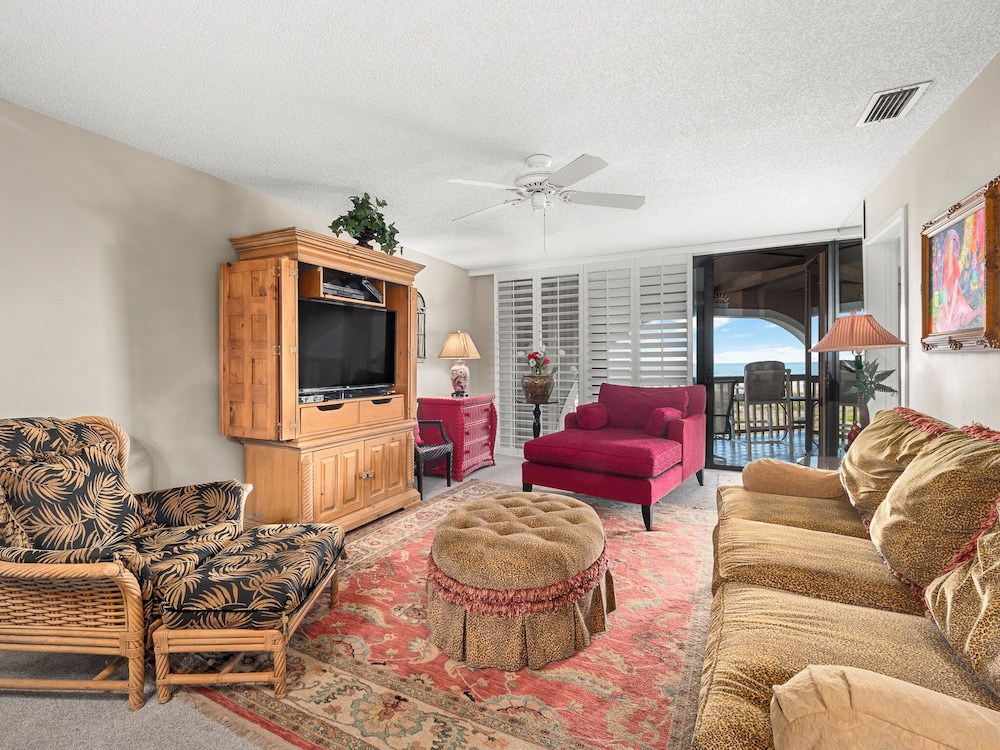 Condo (2 Bedrooms)